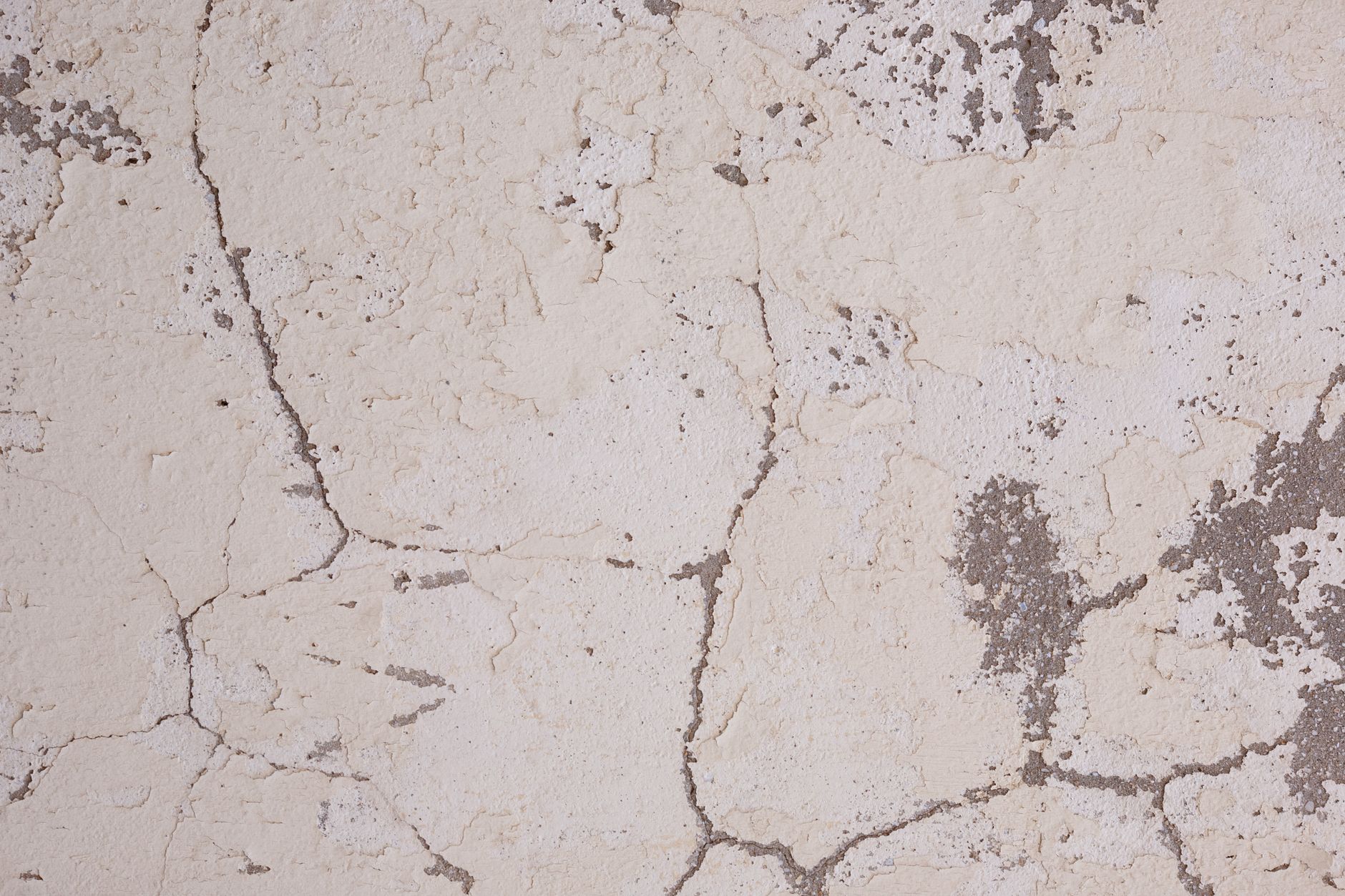 Cracked concrete wall showing structural earthquake damage