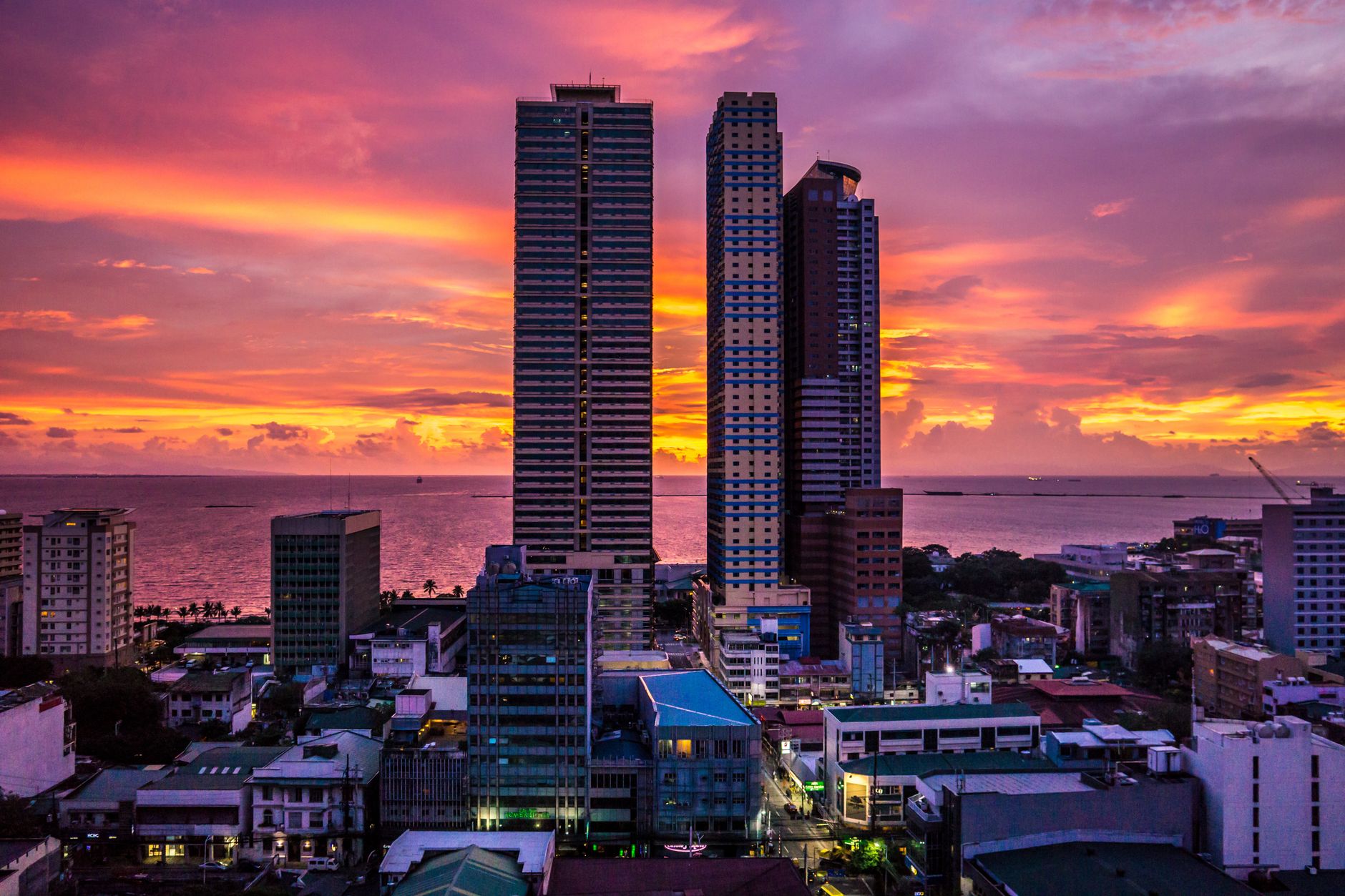 Perfil urbano de Manila, capital de Filipinas
