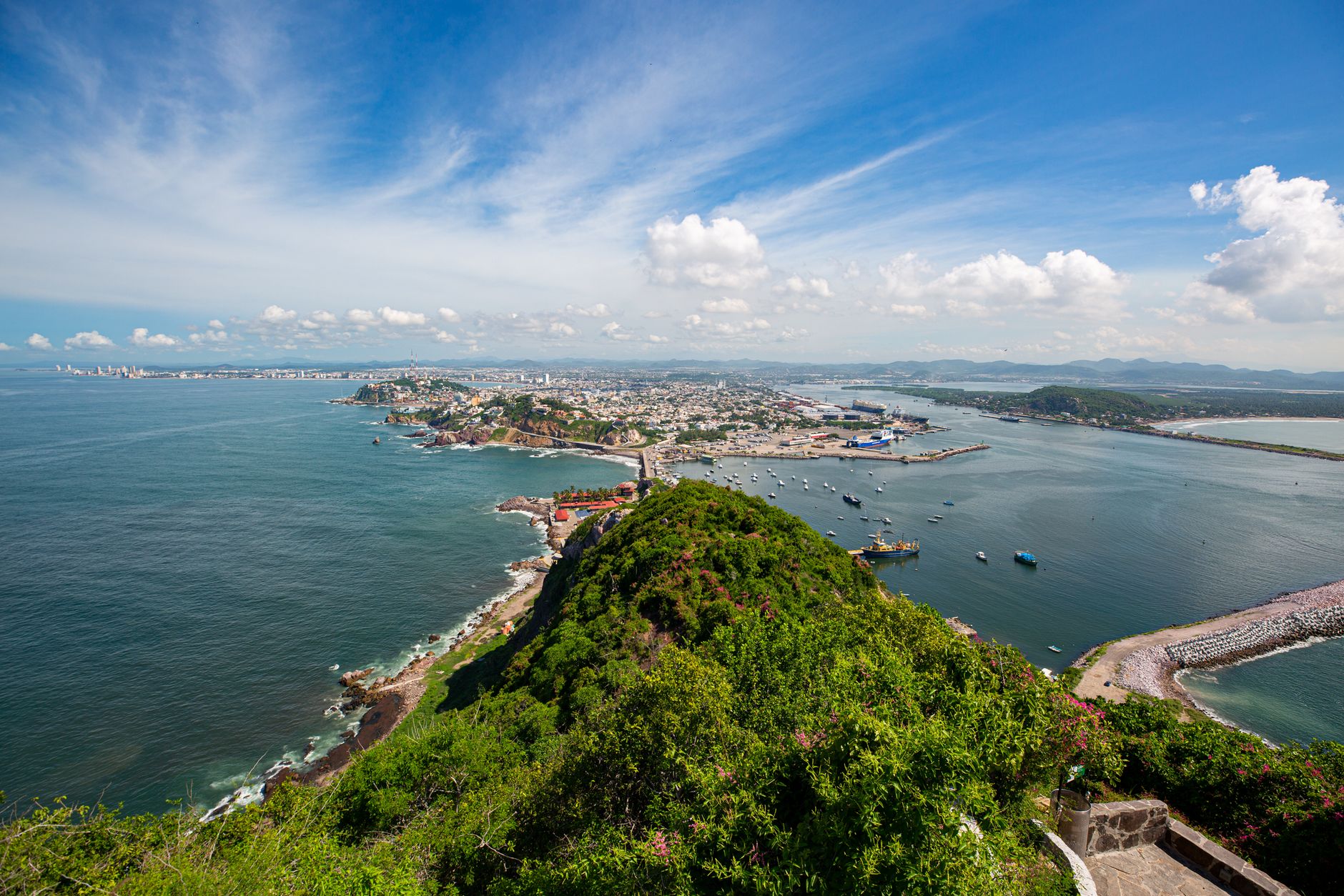 Mazatlán, en la costa del Pacífico mexicano, cerca del límite de las placas de Rivera y Cocos
