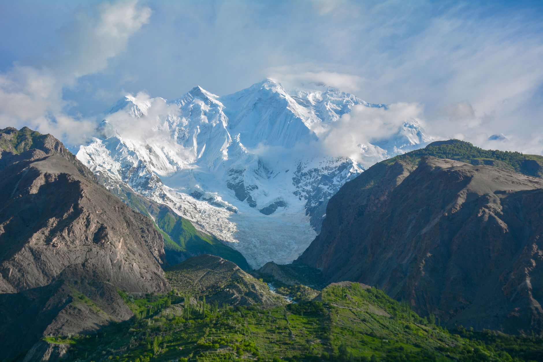 Cordillera del Hindu Kush, origen de algunos de los terremotos más profundos del mundo