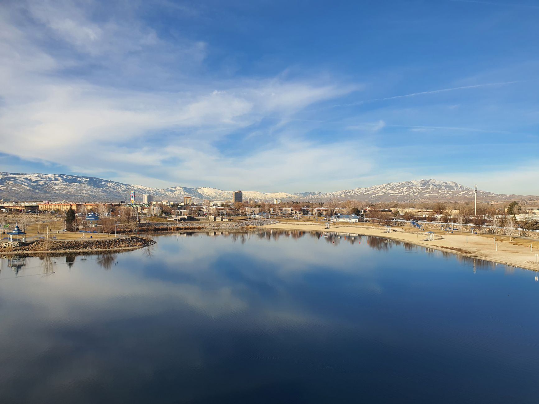 Skyline de Reno, Nevada, dentro del sísmicamente activo Walker Lane