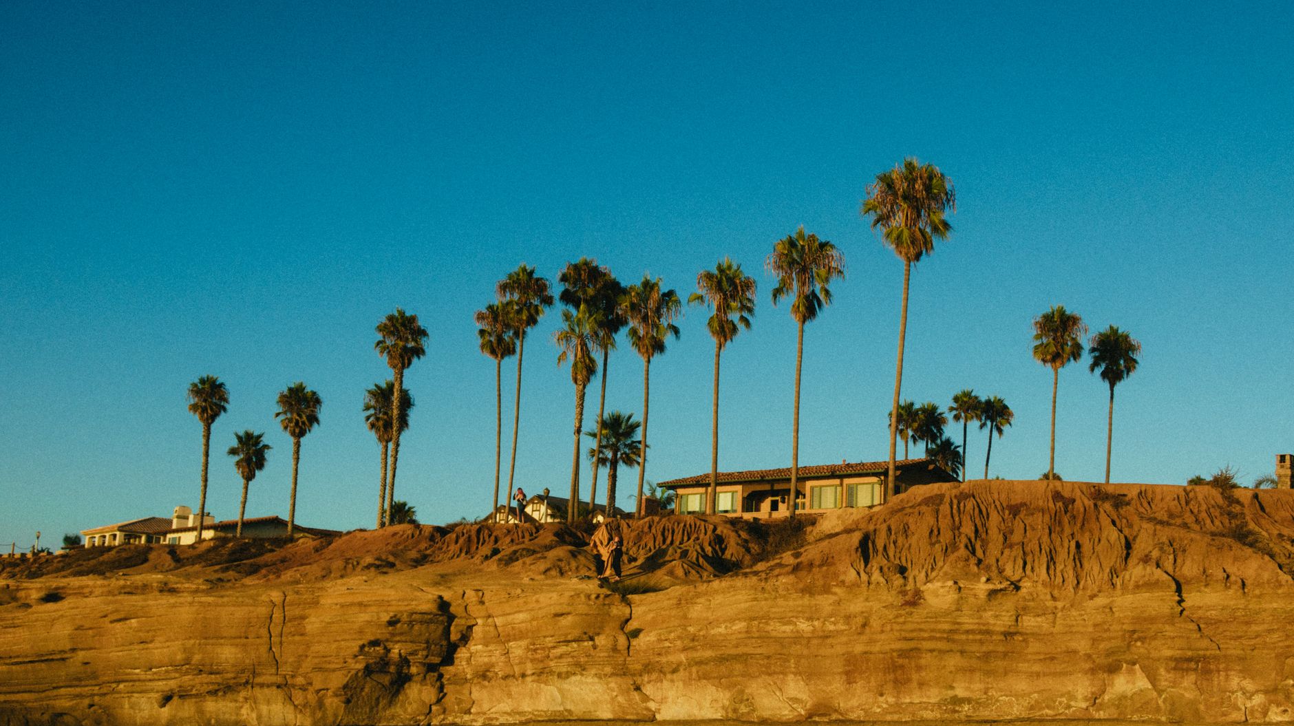 Acantilados costeros del sur de California cerca de la zona de la falla de Rose Canyon