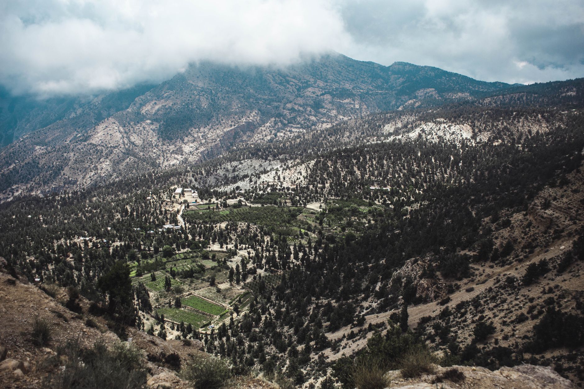 Mountain valley town in Balochistan, similar to Quetta before the 1935 earthquake