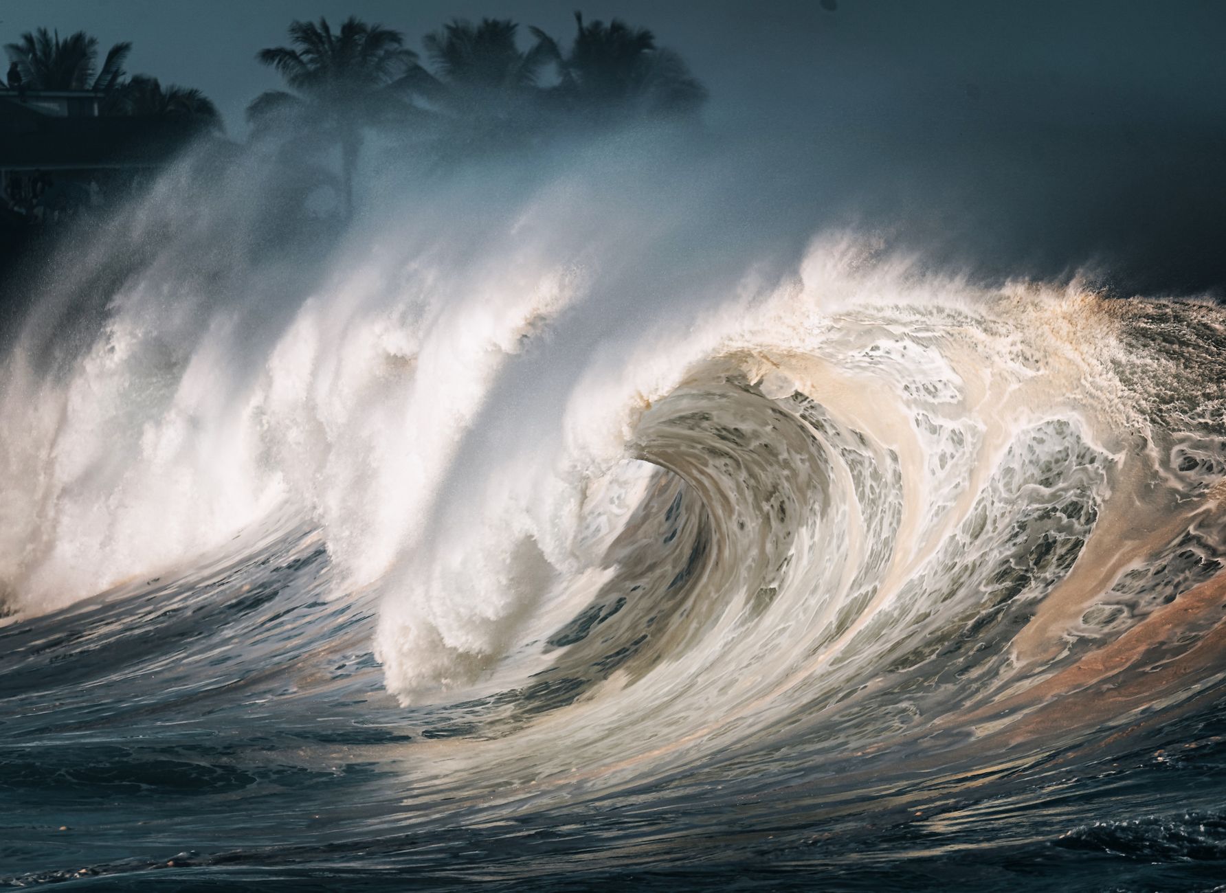Powerful ocean wave — the kind of tsunami that struck Japan's Tōhoku coast in 2011